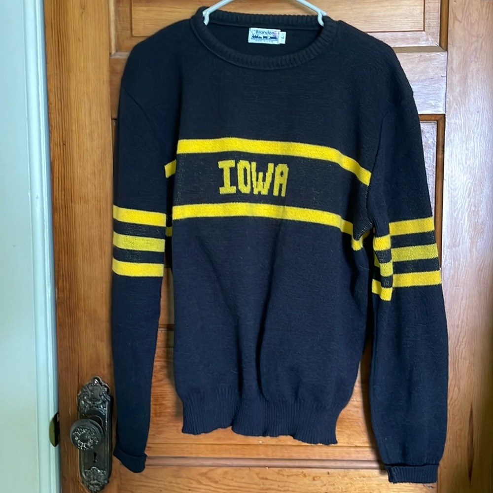 Vintage Iowa Hawkeyes sweater